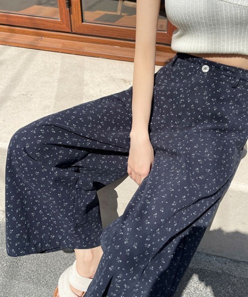&soiree(アンドソワレ)の「ボタニカルモチーフプリント入りワイドパンツ(その他パンツ・レディース・アイボリー/ネイビー/ホワイト・SMALL/MEDIUM/LARGE/X-LARGE)」の6枚目の写真