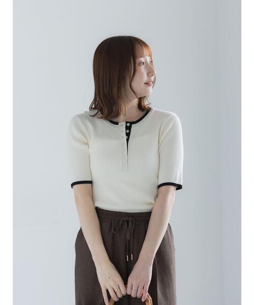 Te chichi(テチチ)の「【UVカット】ヘンリーネック5分袖配色リブニット(ニット/セーター・レディース・ネイビー/グレー/オフホワイト・F)」の13枚目の写真