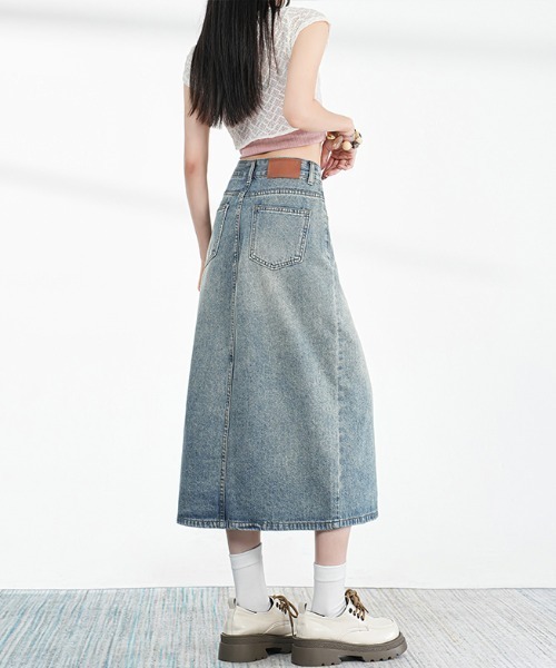 AMAJI（アマジ）の「高腰 フロントスリット Aラインデニムスカート（スカート・レディース・ライトブルー・SMALL/MEDIUM/LARGE/X-LARGE）」の4枚目の写真