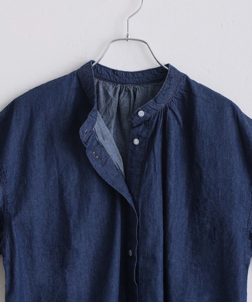 ElegChic(エレグシック)の「エアリーデニムスタンドカラーシャツ(シャツ/ブラウス・レディース・ネイビー/ネイビー系・4L/XL/M)」の6枚目の写真