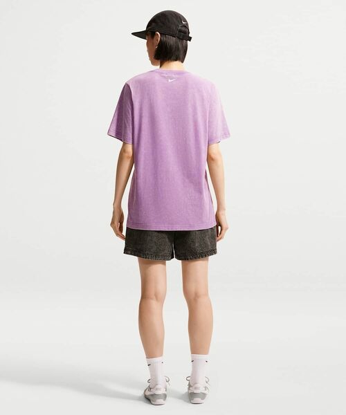 NIKE（ナイキ）の「ナイキ スポーツウェア ウィメンズ Tシャツ / Nike Sportswear  Women's T-Shirt IW1198-544 Monarch Purple（Tシャツ/カットソー・レディース・パープル系その他2・XS/S/M/XL/L）」の13枚目の写真