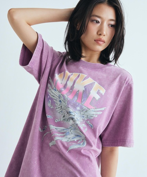 NIKE（ナイキ）の「ナイキ スポーツウェア ウィメンズ Tシャツ / Nike Sportswear  Women's T-Shirt IW1198-544 Monarch Purple（Tシャツ/カットソー・レディース・パープル系その他2・XS/S/M/XL/L）」の8枚目の写真