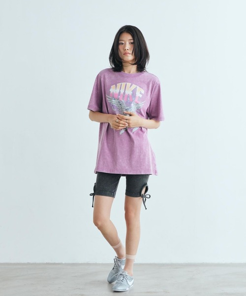 NIKE（ナイキ）の「ナイキ スポーツウェア ウィメンズ Tシャツ / Nike Sportswear  Women's T-Shirt IW1198-544 Monarch Purple（Tシャツ/カットソー・レディース・パープル系その他2・XS/S/M/XL/L）」の3枚目の写真