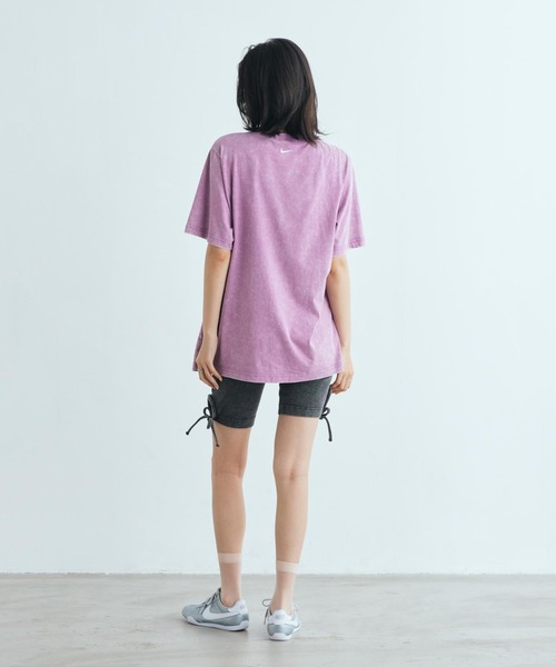 NIKE（ナイキ）の「ナイキ スポーツウェア ウィメンズ Tシャツ / Nike Sportswear  Women's T-Shirt IW1198-544 Monarch Purple（Tシャツ/カットソー・レディース・パープル系その他2・XS/S/M/XL/L）」の5枚目の写真