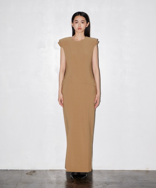 ANDRESD(アンドレスド)の「バックオープンフロームドレス / Back Open Form Dress(ドレス・レディース・ブラック/キャメル・S/M/L)」の17枚目の写真