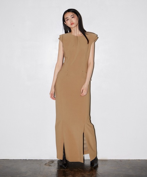 ANDRESD(アンドレスド)の「バックオープンフロームドレス / Back Open Form Dress(ドレス・レディース・ブラック/キャメル・S/M/L)」の21枚目の写真
