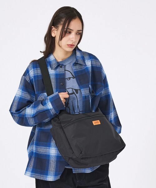 UNIVERSAL OVERALL(ユニバーサルオーバーオール)の「【UNIVERSAL OVERALL/ユニバーサルオーバーオール】ショルダーバッグ / 16l / ANYTIME shoulder bag(ショルダーバッグ・メンズ・ブラウン/ネイビー/その他/ブラック・フリー)」の12枚目の写真