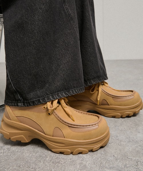 Alfred Alex（アルフレッドアレックス）の「【Alfred Alex】Chunky High-Sole Moccasin Shoes / ハイソール 厚底 モカシンスニーカー（スニーカー・メンズ・ブラック/ベージュ・S/M/L）」の2枚目の写真