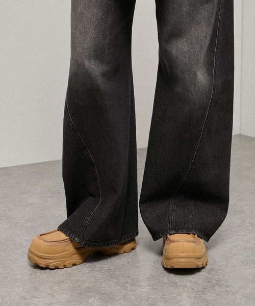 Alfred Alex（アルフレッドアレックス）の「【Alfred Alex】Chunky High-Sole Moccasin Shoes / ハイソール 厚底 モカシンスニーカー（スニーカー・メンズ・ブラック/ベージュ・S/M/L）」の3枚目の写真