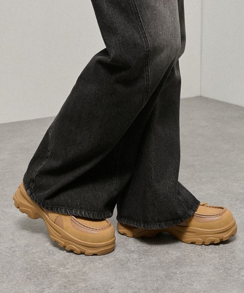 Alfred Alex（アルフレッドアレックス）の「【Alfred Alex】Chunky High-Sole Moccasin Shoes / ハイソール 厚底 モカシンスニーカー（スニーカー・メンズ・ブラック/ベージュ・S/M/L）」の4枚目の写真