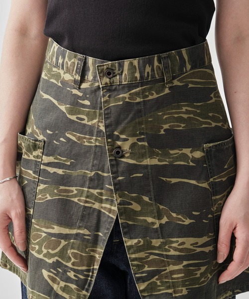 orSlow（オアスロウ）の「[orSlow/オアスロー]TIGER CAMO OVERLAP SKIRT（スカート・レディース・グリーン・1）」の4枚目の写真