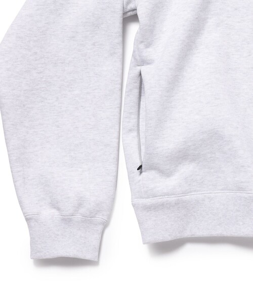 BEAMS(ビームス)の「ウィンドプルーフ クルーネック スウェット(スウェット・メンズ・アッシュ/ブラック・SMALL/X-LARGE/LARGE/MEDIUM)」の6枚目の写真