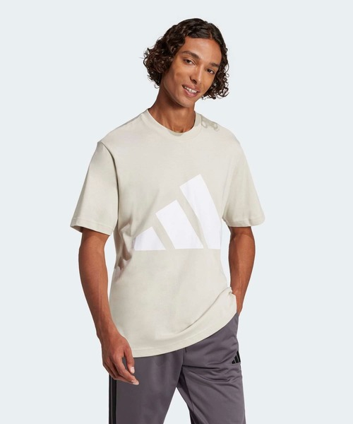 adidas(アディダス)の「エッセンシャルズ ビッグロゴ 半袖Tシャツ / アディダス adidas(Tシャツ/カットソー・メンズ・ベージュ・XX-LARGE/3XL/LARGE/MEDIUM/SMALL/X-LARGE/X-SMALL)」の5枚目の写真