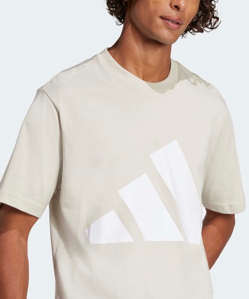 adidas(アディダス)の「エッセンシャルズ ビッグロゴ 半袖Tシャツ / アディダス adidas(Tシャツ/カットソー・メンズ・ベージュ・XX-LARGE/3XL/LARGE/MEDIUM/SMALL/X-LARGE/X-SMALL)」の3枚目の写真