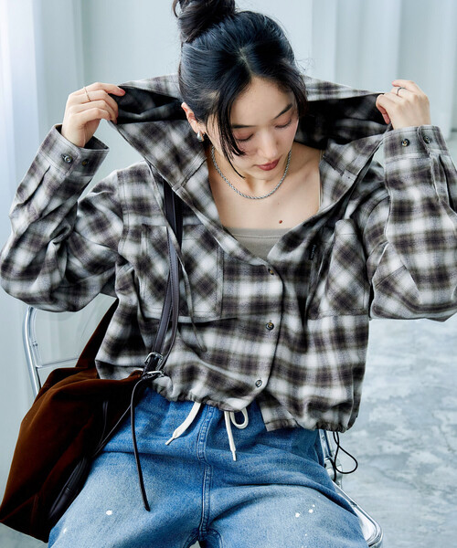 FREAK'S STORE（フリークスストア）の「Foxfire × FREAK'S STORE/フォックスファイヤー 別注 フード付き ネルシャツ（シャツ/ブラウス・レディース・ブラウン/ネイビー/グリーン・ﾌﾘ-）」の8枚目の写真