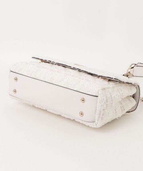 Guess(ゲス)の「GIULLY II Convertible Flap ショルダーバッグ(ショルダーバッグ・レディース・ホワイト・ONE SIZE)」の14枚目の写真