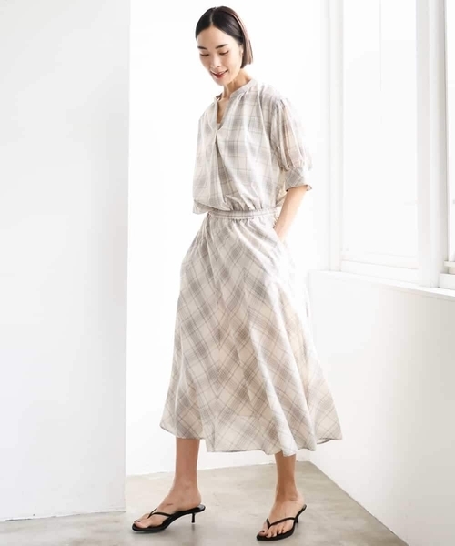 MICHEL KLEIN（ミッシェル・クラン）の「[セットアップ対応]シアーチェックフレアブラウス（シャツ/ブラウス・レディース・ブラック・38）」の4枚目の写真
