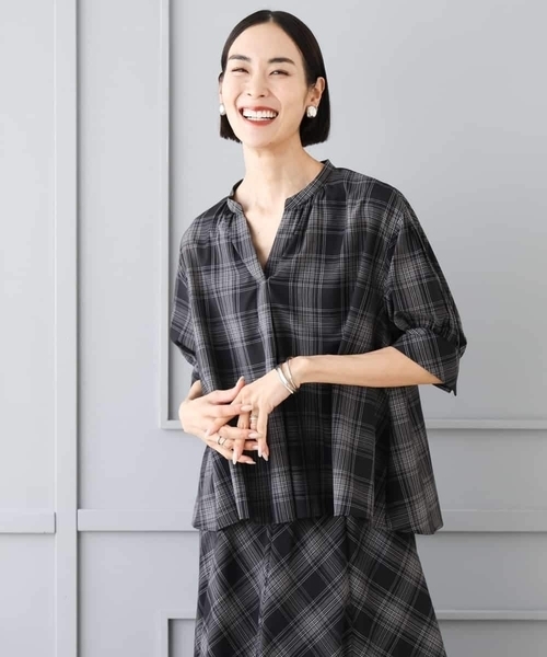 MICHEL KLEIN（ミッシェル・クラン）の「[セットアップ対応]シアーチェックフレアブラウス（シャツ/ブラウス・レディース・ブラック・38）」の13枚目の写真
