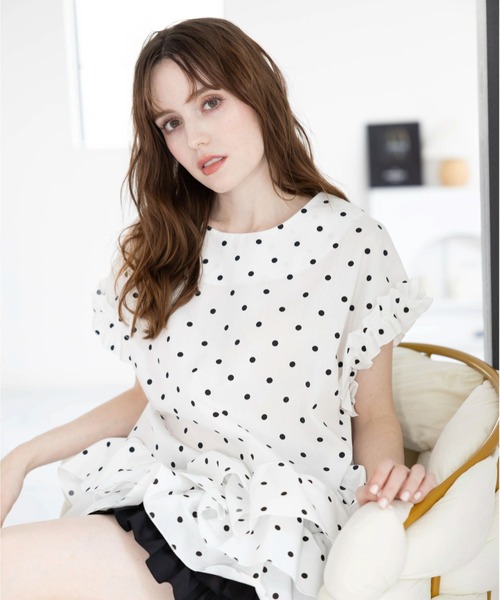 M y u(ミュー)の「CREAMボリュームフリブラウス(Tシャツ/カットソー・レディース・ホワイト/ホワイト×ブラック/ブラック×ホワイト・FREE)」の6枚目の写真