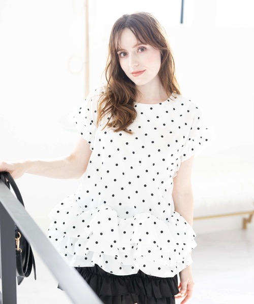 M y u(ミュー)の「CREAMボリュームフリブラウス(Tシャツ/カットソー・レディース・ホワイト/ホワイト×ブラック/ブラック×ホワイト・FREE)」の4枚目の写真