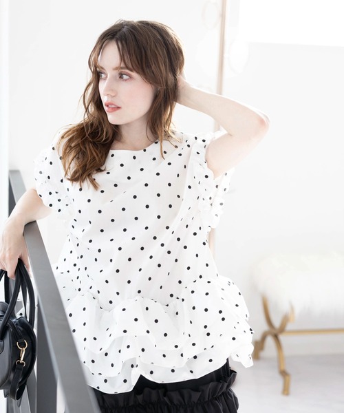 M y u(ミュー)の「CREAMボリュームフリブラウス(Tシャツ/カットソー・レディース・ホワイト/ホワイト×ブラック/ブラック×ホワイト・FREE)」の5枚目の写真