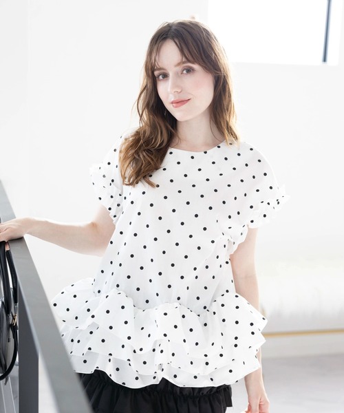 M y u(ミュー)の「CREAMボリュームフリブラウス(Tシャツ/カットソー・レディース・ホワイト/ホワイト×ブラック/ブラック×ホワイト・FREE)」の8枚目の写真