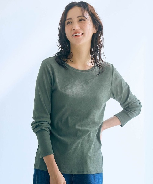 StyleNote(スタイルノート)の「重ね着に最適なシアークルーネックカットソー(Tシャツ/カットソー・レディース・オフホワイト/ブラック/チャコール/グレイッシュベージュ/ワイン/カーキ・M/3L/LL/L/S)」の5枚目の写真
