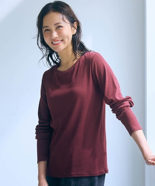 StyleNote(スタイルノート)の「重ね着に最適なシアークルーネックカットソー(Tシャツ/カットソー・レディース・オフホワイト/ブラック/チャコール/グレイッシュベージュ/ワイン/カーキ・M/3L/LL/L/S)」の6枚目の写真