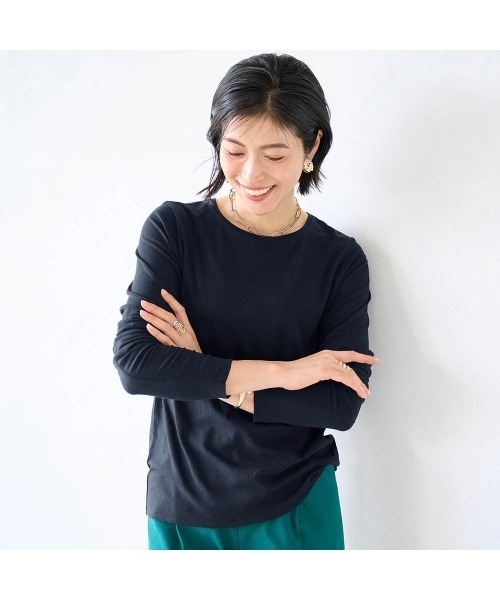 StyleNote(スタイルノート)の「重ね着に最適なシアークルーネックカットソー(Tシャツ/カットソー・レディース・オフホワイト/ブラック/チャコール/グレイッシュベージュ/ワイン/カーキ・M/3L/LL/L/S)」の21枚目の写真