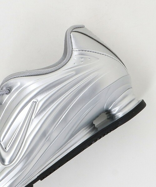 NIKE(ナイキ)の「<NIKE> SHOX Z WOMEN/スニーカー(スニーカー・レディース・シルバー・24.5cm/25cm/23.5cm/24cm)」の3枚目の写真