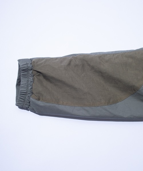 F/CE. （エフシーイー）の「F/CE. HAPPY JACKET IMPRESSION BY F/CE. 2.0 / エフシーイー ハッピー ジャケット インプレッション バイ F/CE. 2.0（ダウンジャケット/コート・メンズ・マスタード/ブラック/セージグリーン・LARGE/MEDIUM/X-LARGE/SMALL）」の21枚目の写真