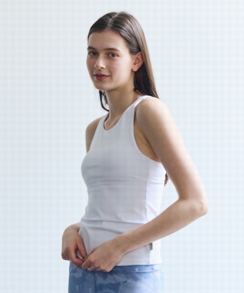 Julier Yoga and Relax(ジュリエヨガアンドリラックス)の「Julier (定番)プレミアムフローキャミソール(その他トップス・レディース・ブラウン/ブラック/ホワイト・1/0)」の7枚目の写真