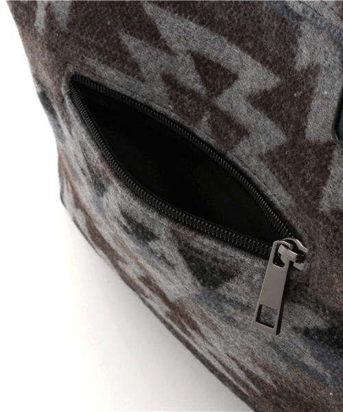 VENCEEXCHANGE（ヴァンスエクスチェンジ）の「オルテガトートバッグ             （トートバッグ・メンズ・ブラウン/グレー・FREE）」の6枚目の写真