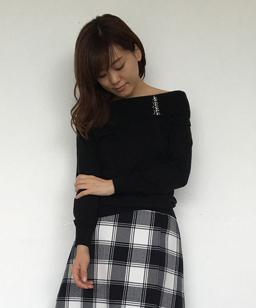 PROPORTION BODY DRESSING(プロポーションボディドレッシング)の「【CanCam11月号掲載】ポイントカラーニット(ニット/セーター・レディース・ブラック/グレー系その他/ピンク/ホワイト系その他・FREE)」の3枚目の写真