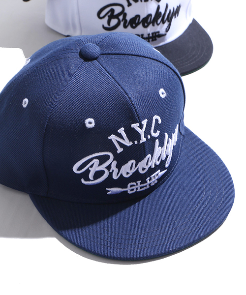 WEGO（ウィゴー）の「WEGO/BROOKLYNベースボールキャップ（キャップ・メンズ・ホワイト/ブラック/ネイビー・FREE）」の3枚目の写真