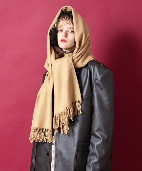 an meets zakka(アンミツザッカ)の「an meets zakka バリエーション大判ファー混マフラー(78cm×200cm)(マフラー・レディース・レッド系1/アイボリー系1/ブラック系1/ブラック系2/グリーン系1/ネイビー系1/ブラック/ホワイト/ベージュ/グレー/ブラウン/レッド/ボルドー/ネイビー・ONESIZE)」の8枚目の写真