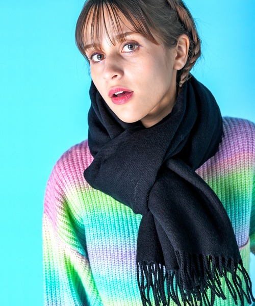 an meets zakka(アンミツザッカ)の「an meets zakka バリエーション大判ファー混マフラー(78cm×200cm)(マフラー・レディース・レッド系1/アイボリー系1/ブラック系1/ブラック系2/グリーン系1/ネイビー系1/ブラック/ホワイト/ベージュ/グレー/ブラウン/レッド/ボルドー/ネイビー・ONESIZE)」の3枚目の写真