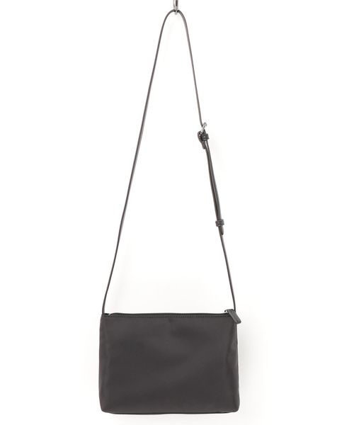 ARMANI EXCHANGE(アルマーニエクスチェンジ)の「【AXアルマーニ エクスチェンジ】アイレット ショルダーバッグ(ショルダーバッグ・レディース・ホワイト/ブラック・FREE)」の11枚目の写真