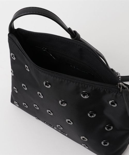 ARMANI EXCHANGE(アルマーニエクスチェンジ)の「【AXアルマーニ エクスチェンジ】アイレット ショルダーバッグ(ショルダーバッグ・レディース・ホワイト/ブラック・FREE)」の13枚目の写真