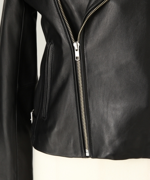 LOWRYS FARM(ローリーズファーム)の「ラムレザーライダース 809264(ライダースジャケット・レディース・ブラック・MEDIUM/LARGE)」の7枚目の写真