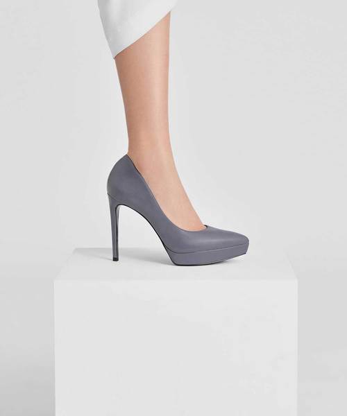 CHARLES & KEITH(チャールズ & キース)の「ポインテッドプラットフォームパンプス / Pointed Platform Pumps(パンプス・レディース・ブラック/グレー・22.5cm/23cm/23.5cm/24.5cm/25cm)」の9枚目の写真