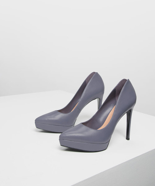 CHARLES & KEITH(チャールズ & キース)の「ポインテッドプラットフォームパンプス / Pointed Platform Pumps(パンプス・レディース・ブラック/グレー・22.5cm/23cm/23.5cm/24.5cm/25cm)」の10枚目の写真