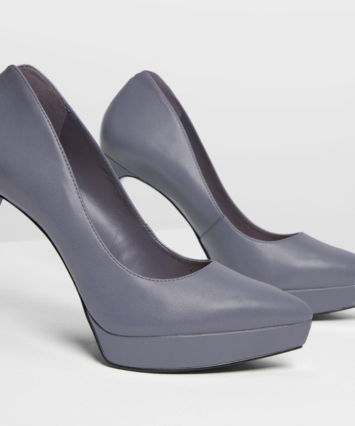 CHARLES & KEITH(チャールズ & キース)の「ポインテッドプラットフォームパンプス / Pointed Platform Pumps(パンプス・レディース・ブラック/グレー・22.5cm/23cm/23.5cm/24.5cm/25cm)」の12枚目の写真