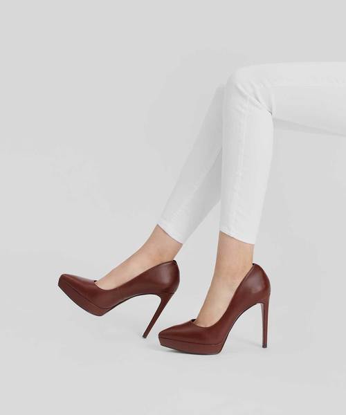 CHARLES & KEITH(チャールズ & キース)の「ポインテッドプラットフォームパンプス / Pointed Platform Pumps(パンプス・レディース・ブラック/グレー・22.5cm/23cm/23.5cm/24.5cm/25cm)」の15枚目の写真
