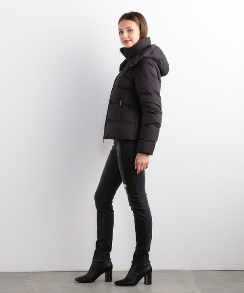 ARMANI EXCHANGE（アルマーニエクスチェンジ）の「【A|Xアルマーニ エクスチェンジ】フーディダウンジャケット（ダウンジャケット/コート・レディース・ワイン/ブラック・SMALL/X-SMALL/MEDIUM/LARGE）」の15枚目の写真