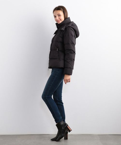 ARMANI EXCHANGE（アルマーニエクスチェンジ）の「【A|Xアルマーニ エクスチェンジ】フーディダウンジャケット（ダウンジャケット/コート・レディース・ワイン/ブラック・SMALL/X-SMALL/MEDIUM/LARGE）」の19枚目の写真