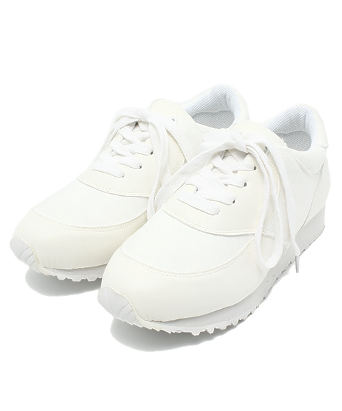 i（アイ）の「PUスニーカー（スニーカー・レディース・ホワイト/ブラック・SMALL/MEDIUM/LARGE/X-LARGE/XX-LARGE/XXX-LARGE）」の3枚目の写真