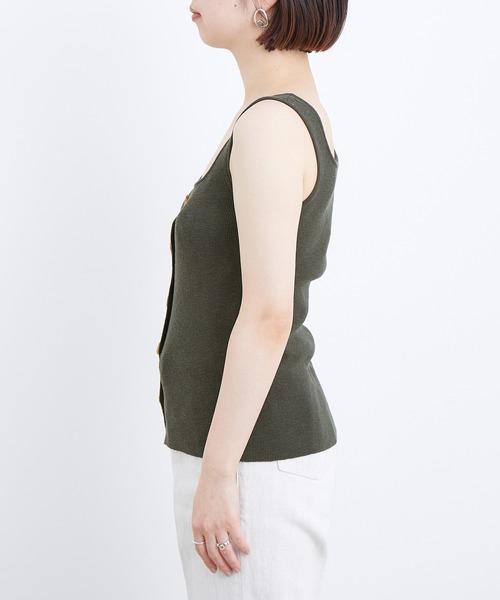 ADAM ET ROPE'（アダムエロペ）の「2WAY釦ニットタンクトップ（タンクトップ・レディース・チャコールグレー/ブラウン・FREE）」の11枚目の写真