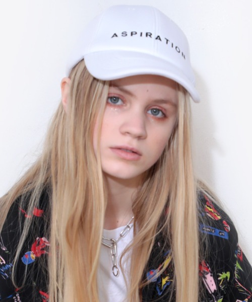 RNA（アールエヌエー）の「E4699 ASPIRATIONロゴCAP（キャップ・レディース・レッド/ホワイト/ブラック・FREE）」の17枚目の写真