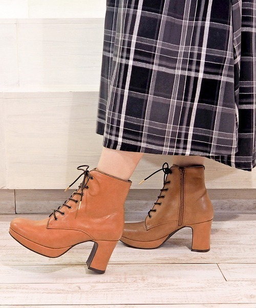 byあしながおじさん(バイアシナガオジサン)の「〈byあしながおじさん〉プラットフォームレースアップブーツ(ブーツ・レディース・ブラック/ベージュ/ブラウン・22.5cm/23.5cm/24.5cm/23.0cm/24.0cm)」の10枚目の写真